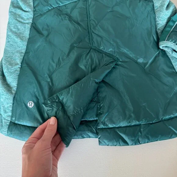 Lululemon Goose Down For a Run Quilted Puffer Pullover Forage Teal Size 6 Active - Picture 9 of 16